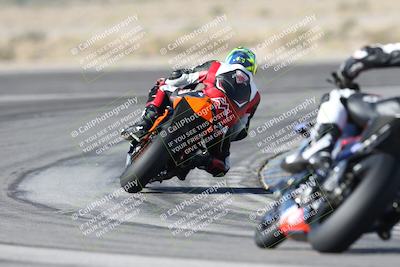 media/Dec-01-2025-Moto Forza (Mon) [[2daa91e15f]]/1-Advanced Group/Session 2 Turn 11 Backside/